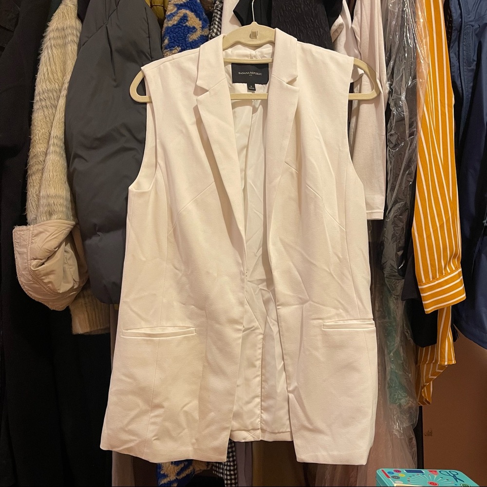Banana Republic long vest blazer in true white. Size S